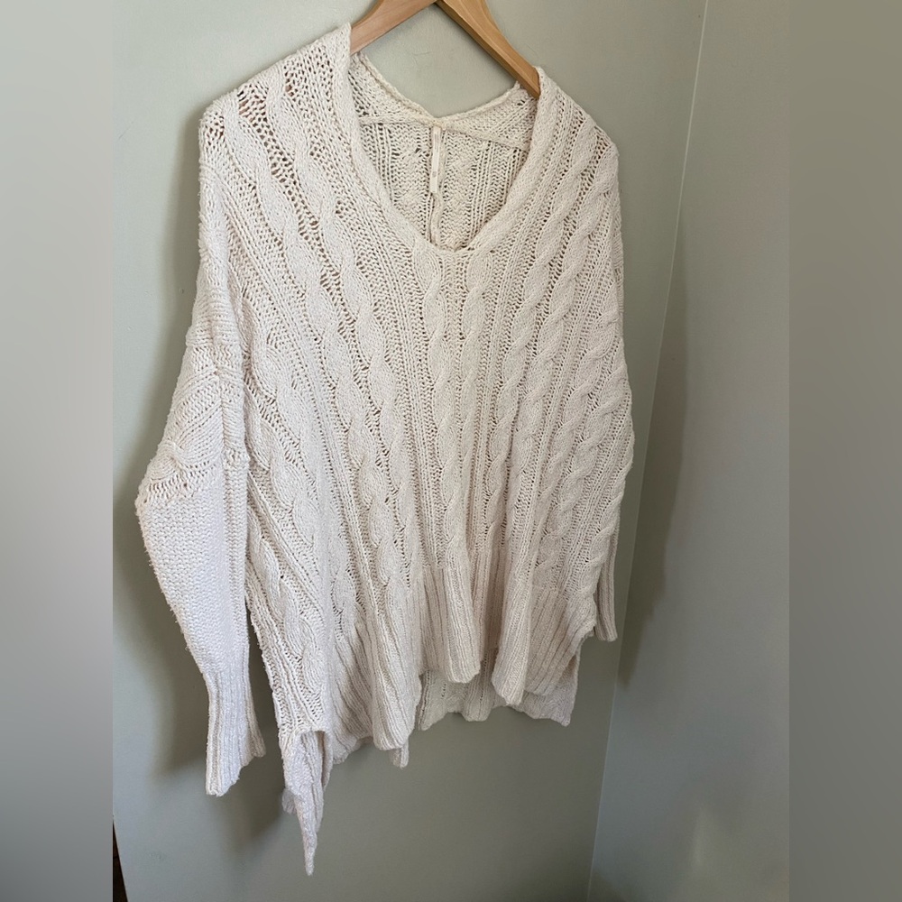 FREE PEOPLE Women’s Long Sleeve Easy Cable Knit V-Neck Sweater Size XS - Picture 3 of 10